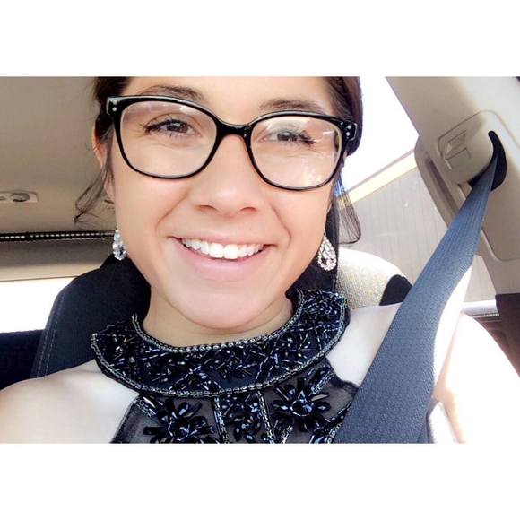 Meet your Posher, Madison - Picture 1 of 1